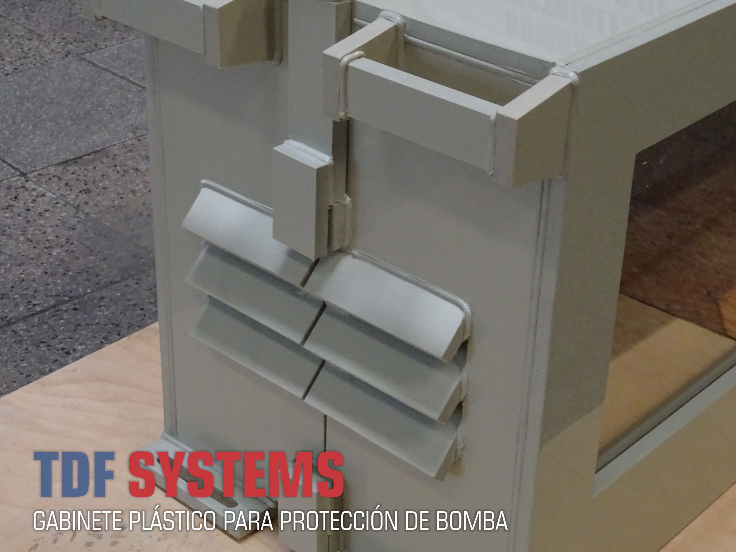 TDF SYSTEMS - GABINETE PLÁSTICO PARA BOMBA CENTRÍFUGA